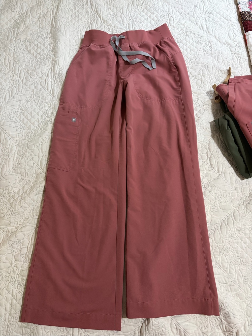 Figs Mauve Set - Picture 5 of 7
